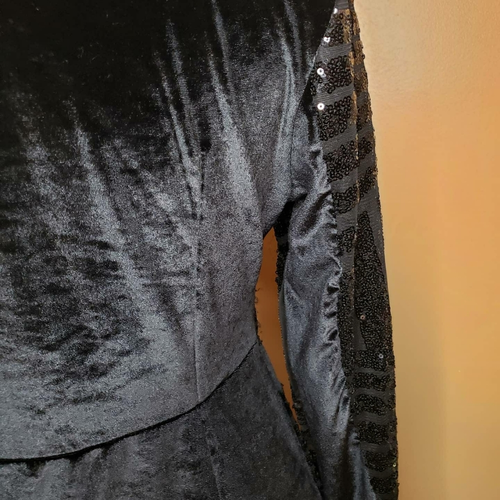 Dress - Picture 4 of 11